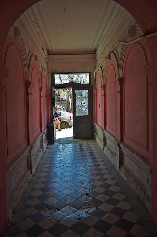 Griboedov Hostel & Suites Tbilisi Bagian luar foto