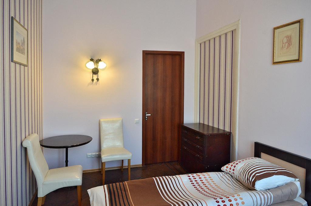 Griboedov Hostel & Suites Tbilisi Bagian luar foto