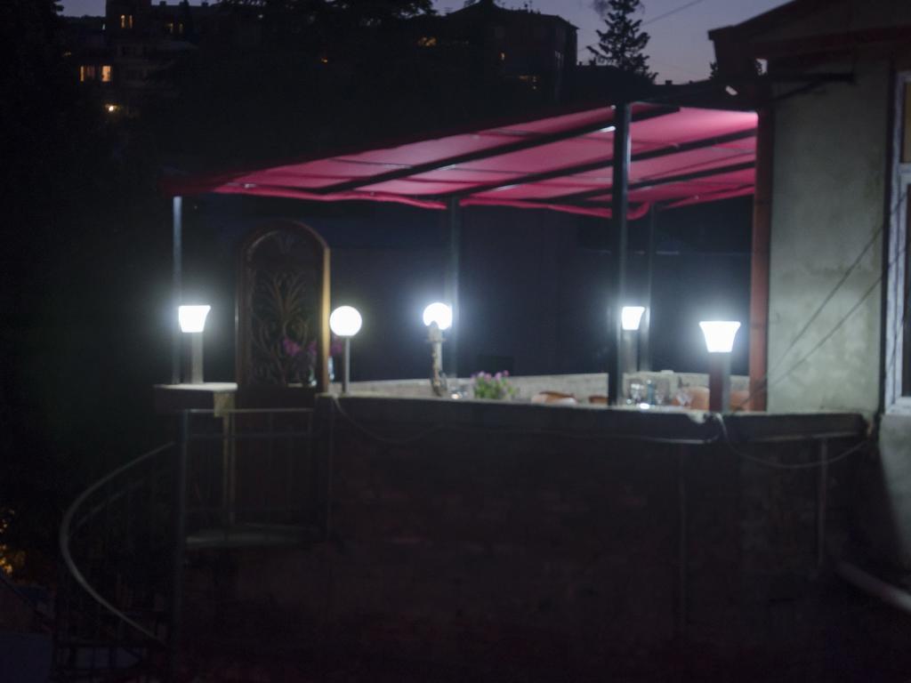 Griboedov Hostel & Suites Tbilisi Bagian luar foto
