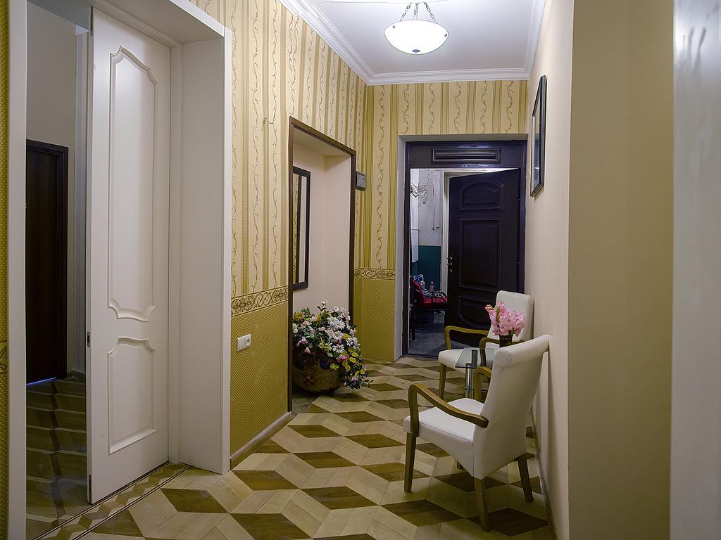 Griboedov Hostel & Suites Tbilisi Bagian luar foto