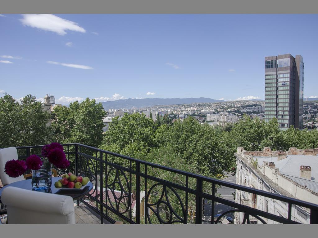 Griboedov Hostel & Suites Tbilisi Bagian luar foto