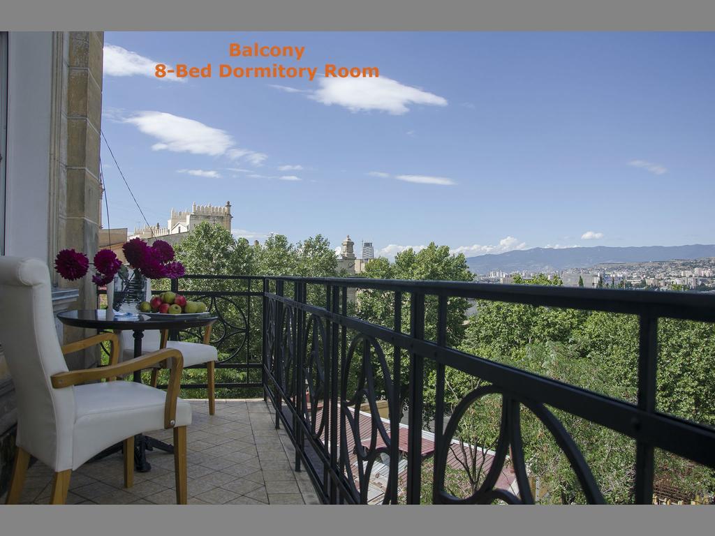 Griboedov Hostel & Suites Tbilisi Bagian luar foto