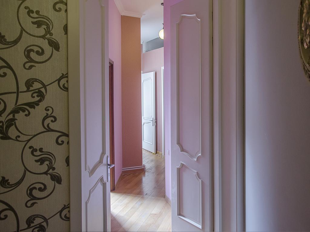 Griboedov Hostel & Suites Tbilisi Bagian luar foto