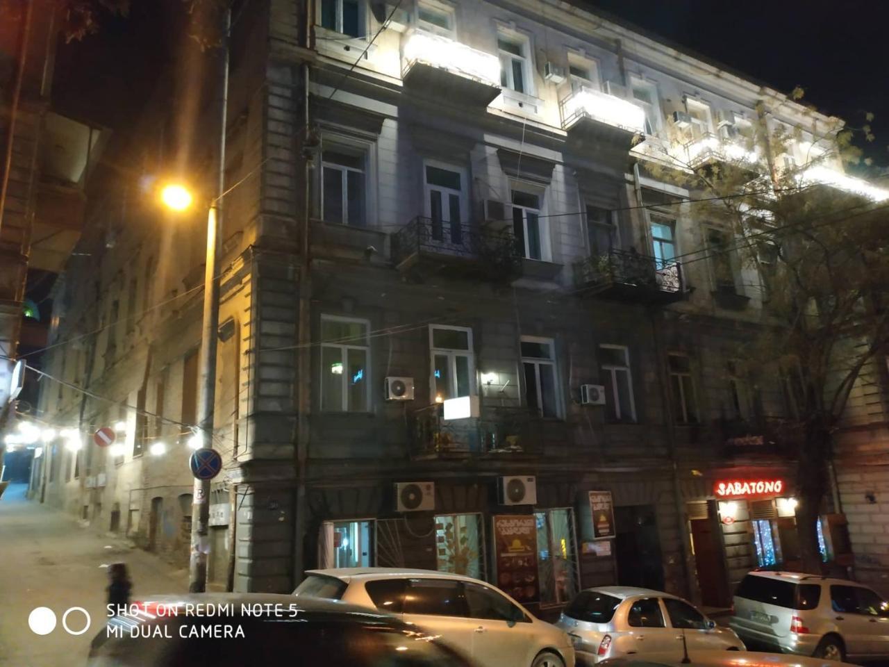 Griboedov Hostel & Suites Tbilisi Bagian luar foto