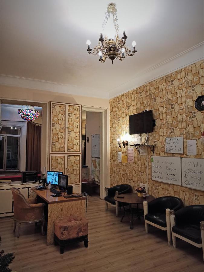 Griboedov Hostel & Suites Tbilisi Bagian luar foto